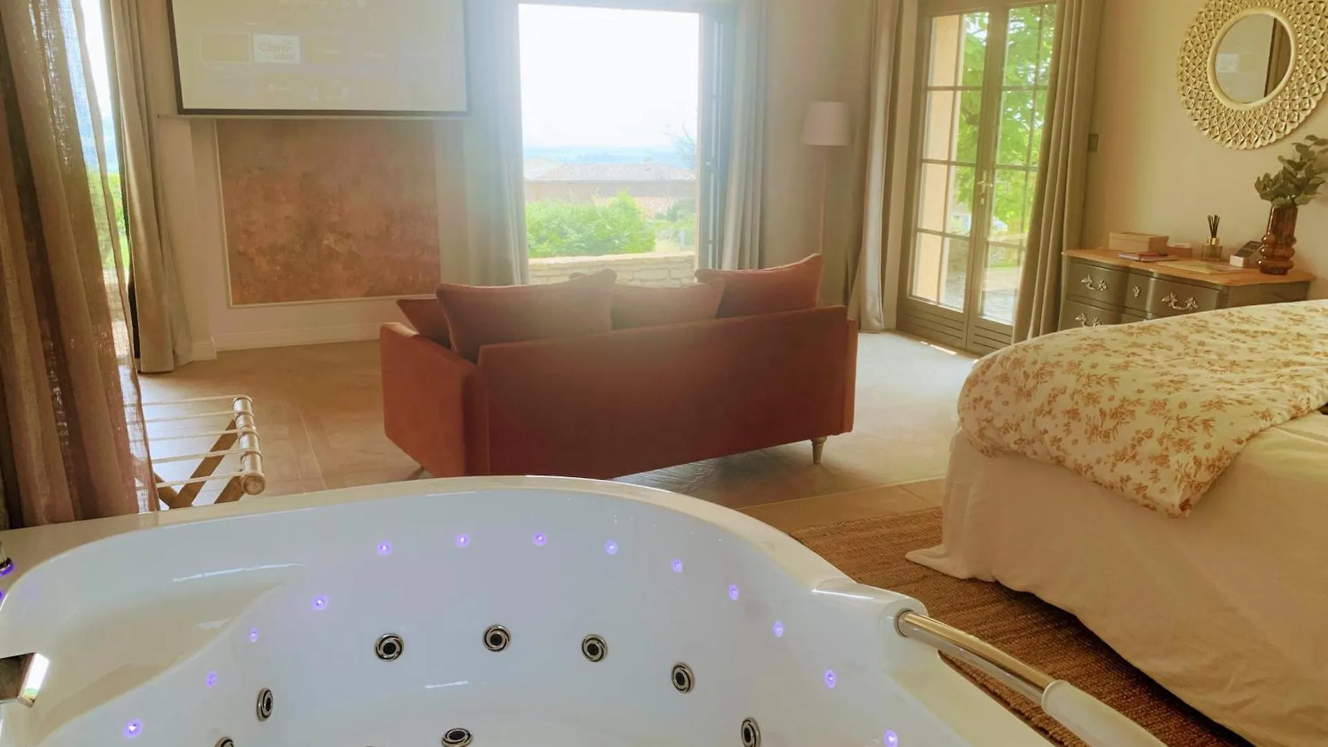 Theizé L'Instant Beaujolais 2 Ou 4 Personnes Logis Cosy Balneo Vue Jardinヴィラ